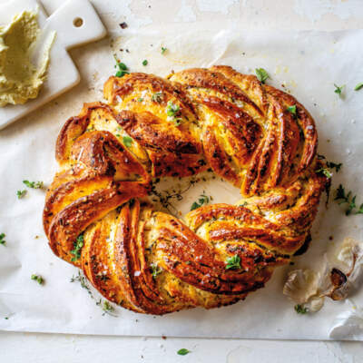 Wreath bread