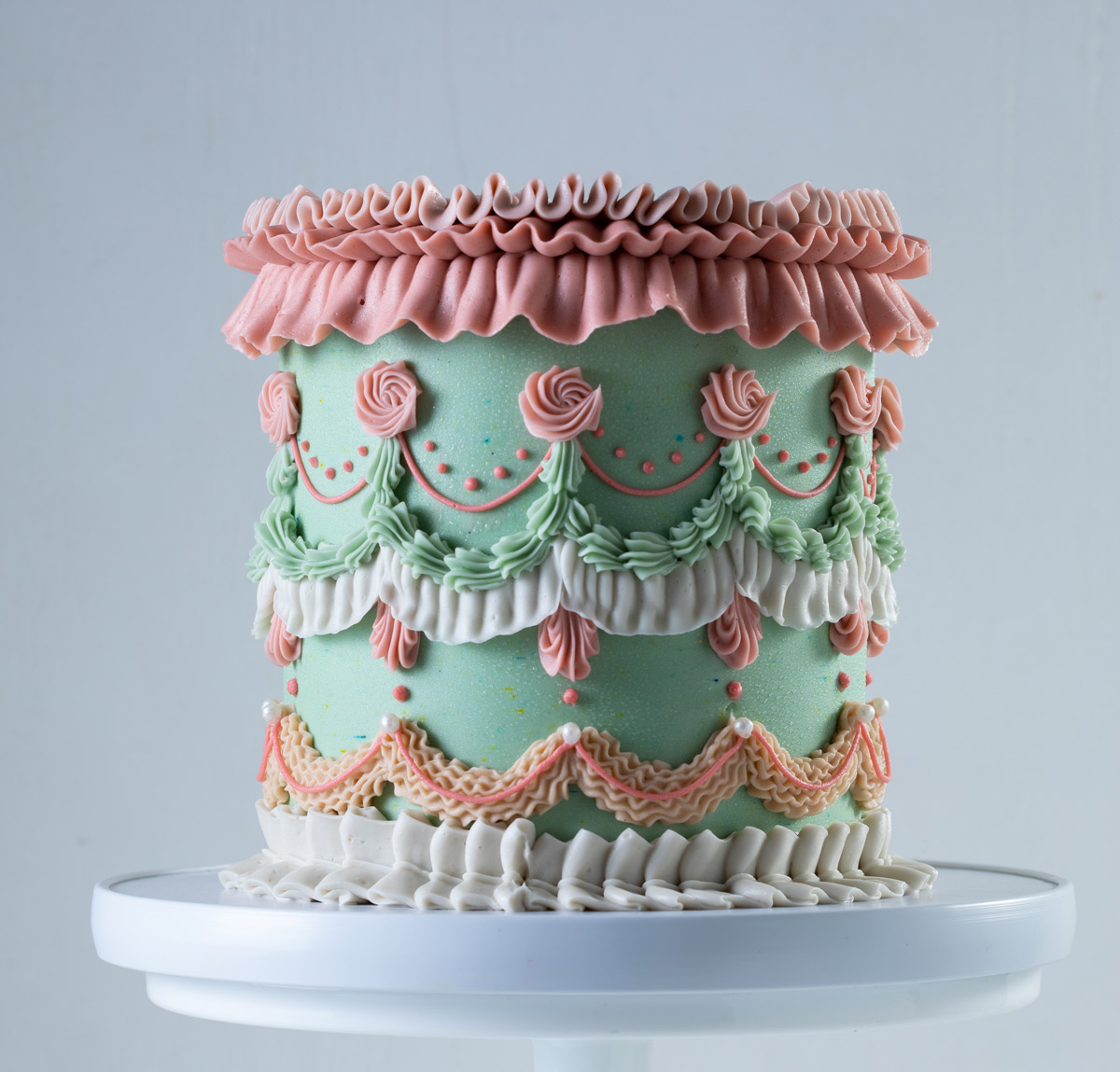 sweet-lion-heart-cake