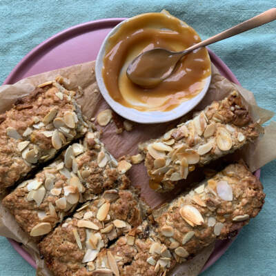 Banana oat bars