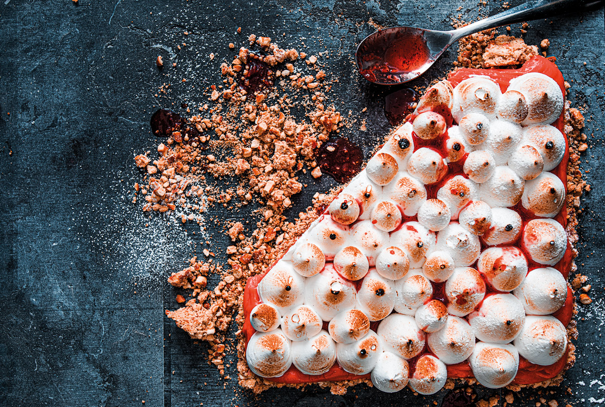 Strawberry-curd-meringue-pie