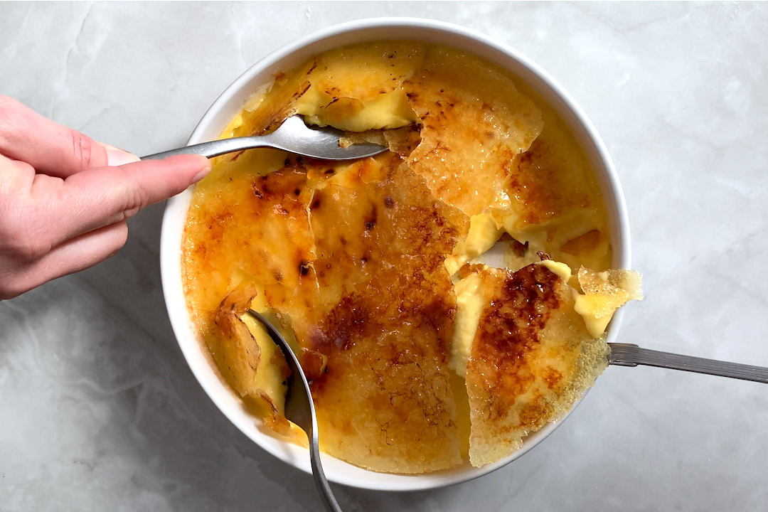 Classic crème brûlée