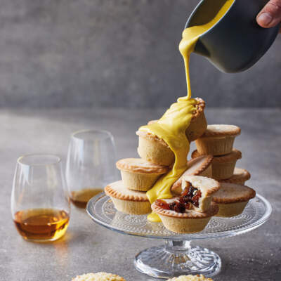 Amaretto Zabaglione and mince pies