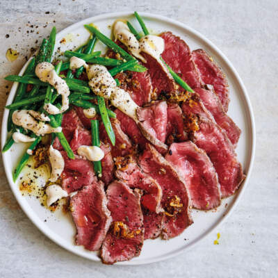 Steak with cashew nut cream