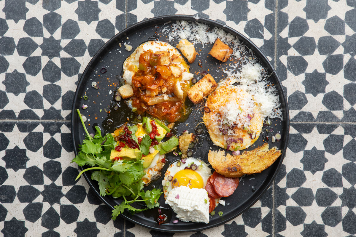 Ladle eggs with chilli crisp