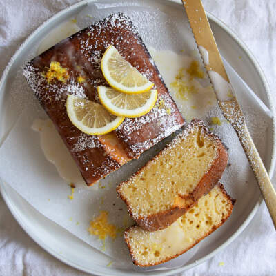 Lemon drizzle cake