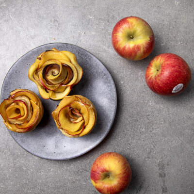 Mini apple roses