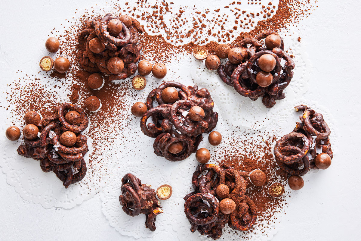 Chocolate pretzel clusters