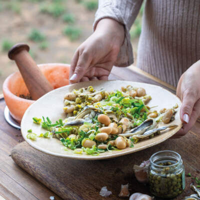 Creamy baked white beans