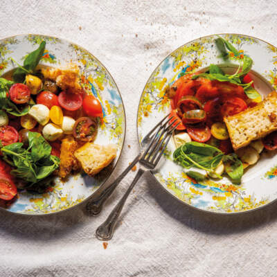 Tomato salad with bocconcini