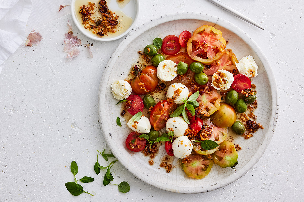 Tomato salad with chilli crisp