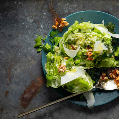 Wedge salad with pecan crunch