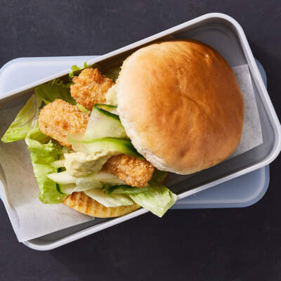 Fish finger surf burgers