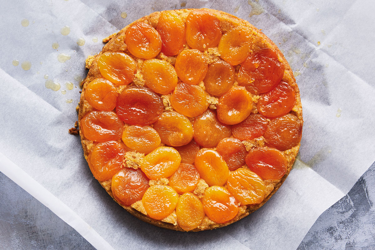 UPSIDE-DOWN APRICOT CAKE