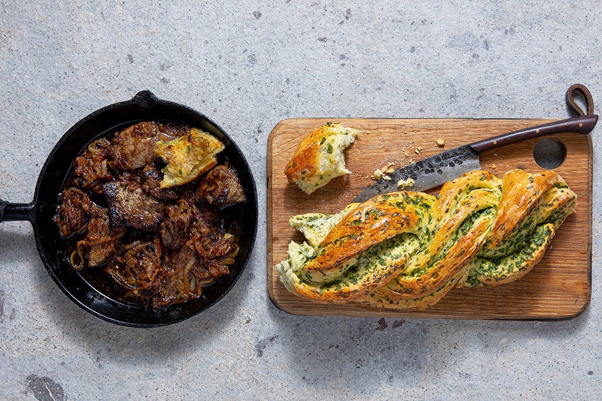 Ox liver with spinach bread