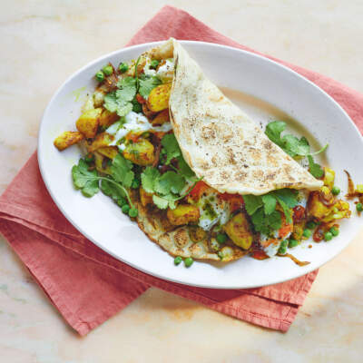 Spicy potato and pea wraps