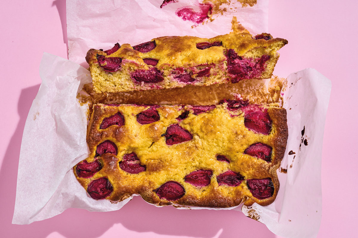 ONE-BOWL PLUM-AND-CUSTARD CAKE