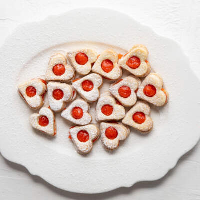 Strawberry curd sandwich cookies