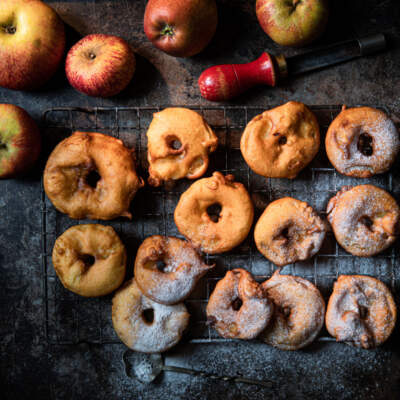 Apple beignets