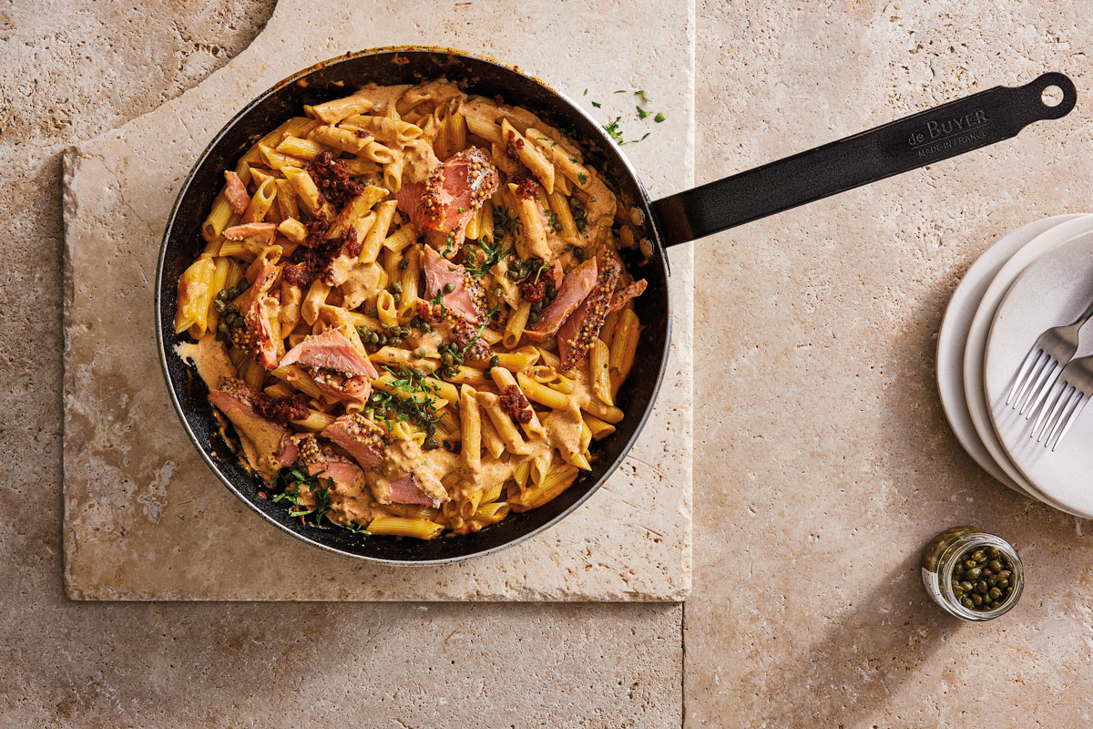 HOT-SMOKED SALMON PENNE WITH CREAMY SUNDRIED TOMATO SAUCE