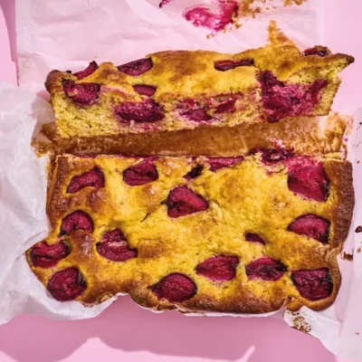 One-bowl plum and custard cake