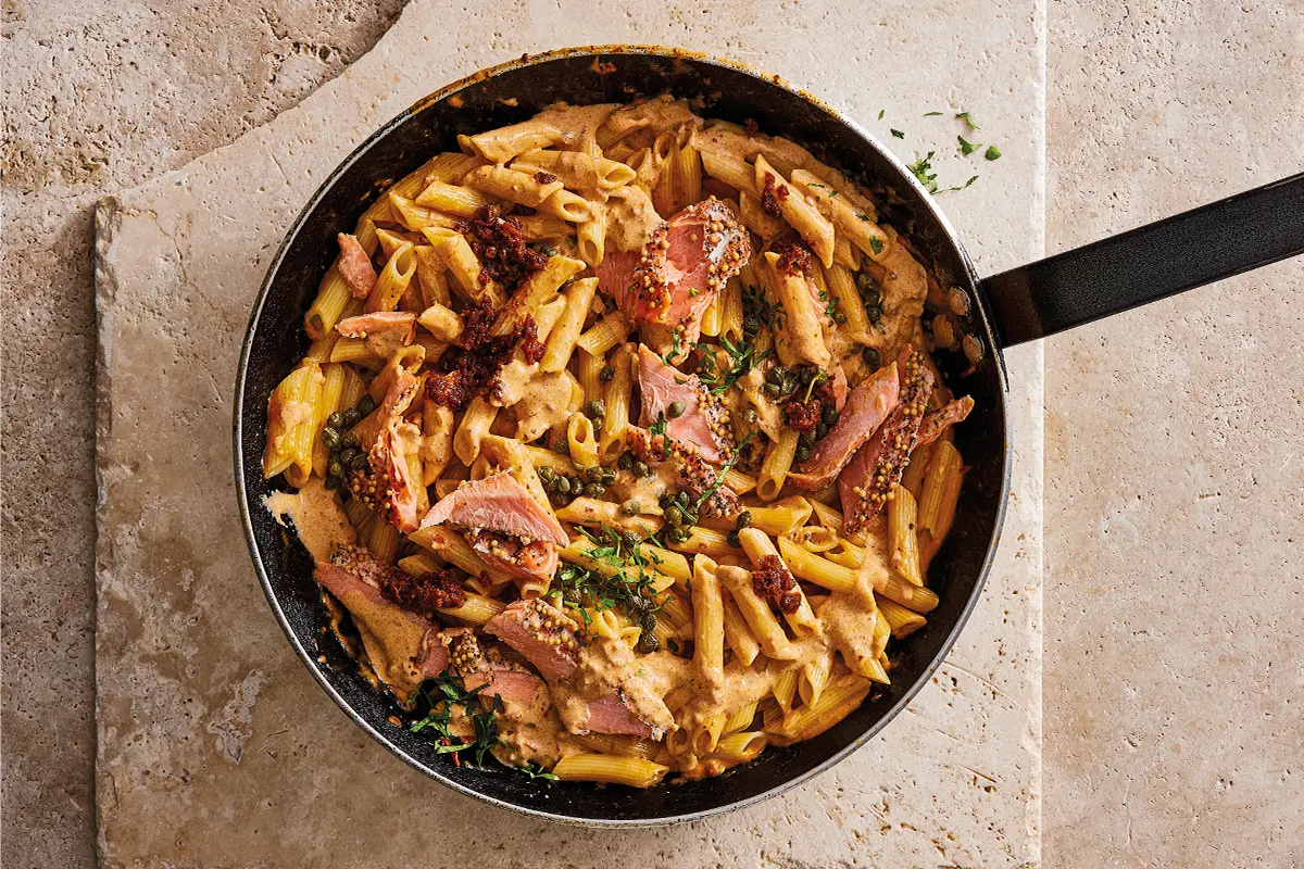 Hot-smoked salmon pasta