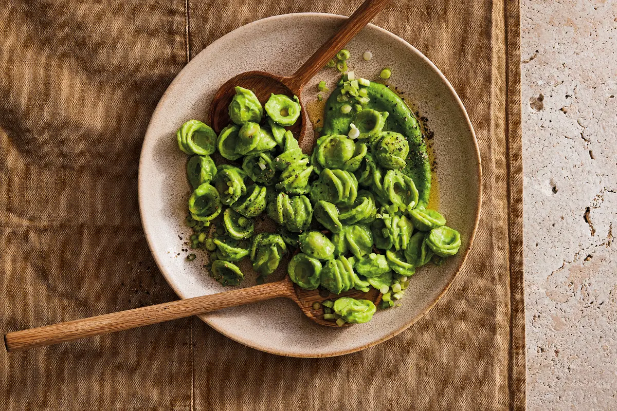 Pea and mascarpone pasta