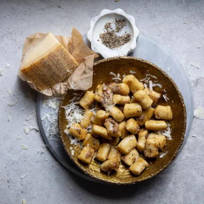 Cacio e pepe gnocchi