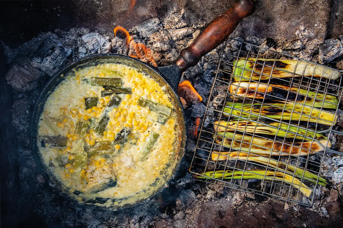 GARLIC-AND-CHARRED LEEK CREAMED CORN