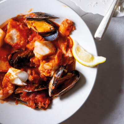 Super-simple seafood marinara