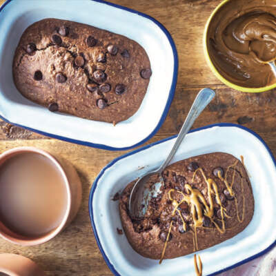 Air-fryer baked chocolate chip protein oats