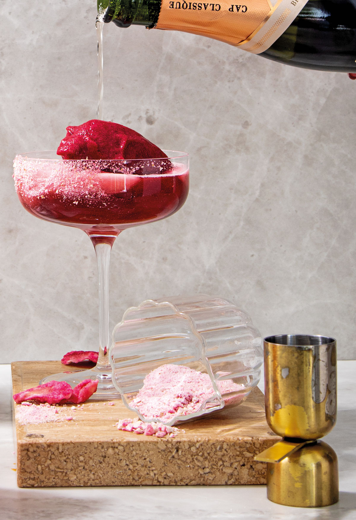 Rose-champagne float