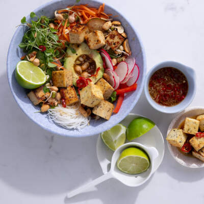 Tofu poké bowl 