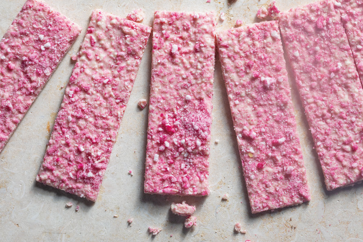 Two-ingredient strawberry wafers