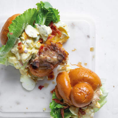 Egg mayonnaise with anchovy-buttered buns