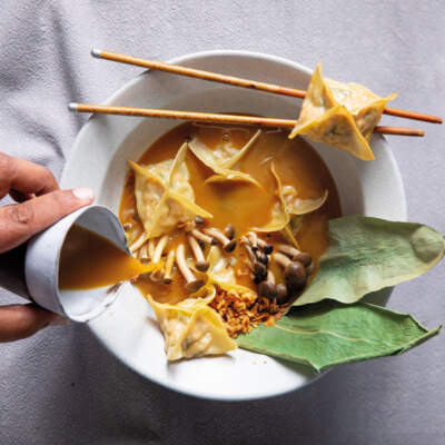 Chicken-and-mushroom wontons in broth