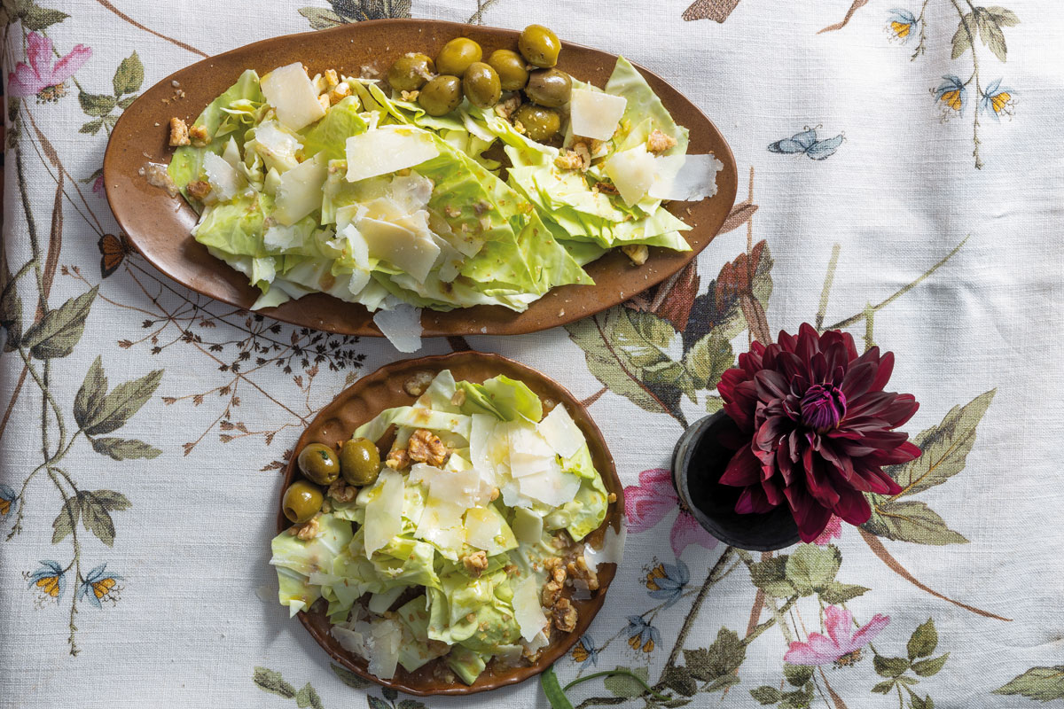 Chunky cabbage salad