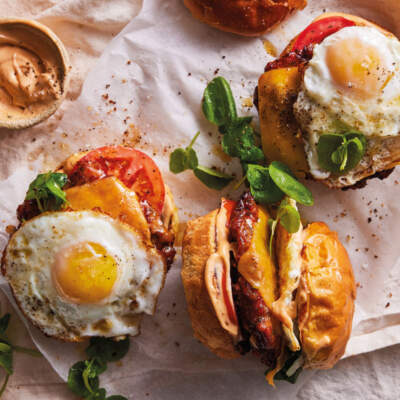 Pork breakfast burger