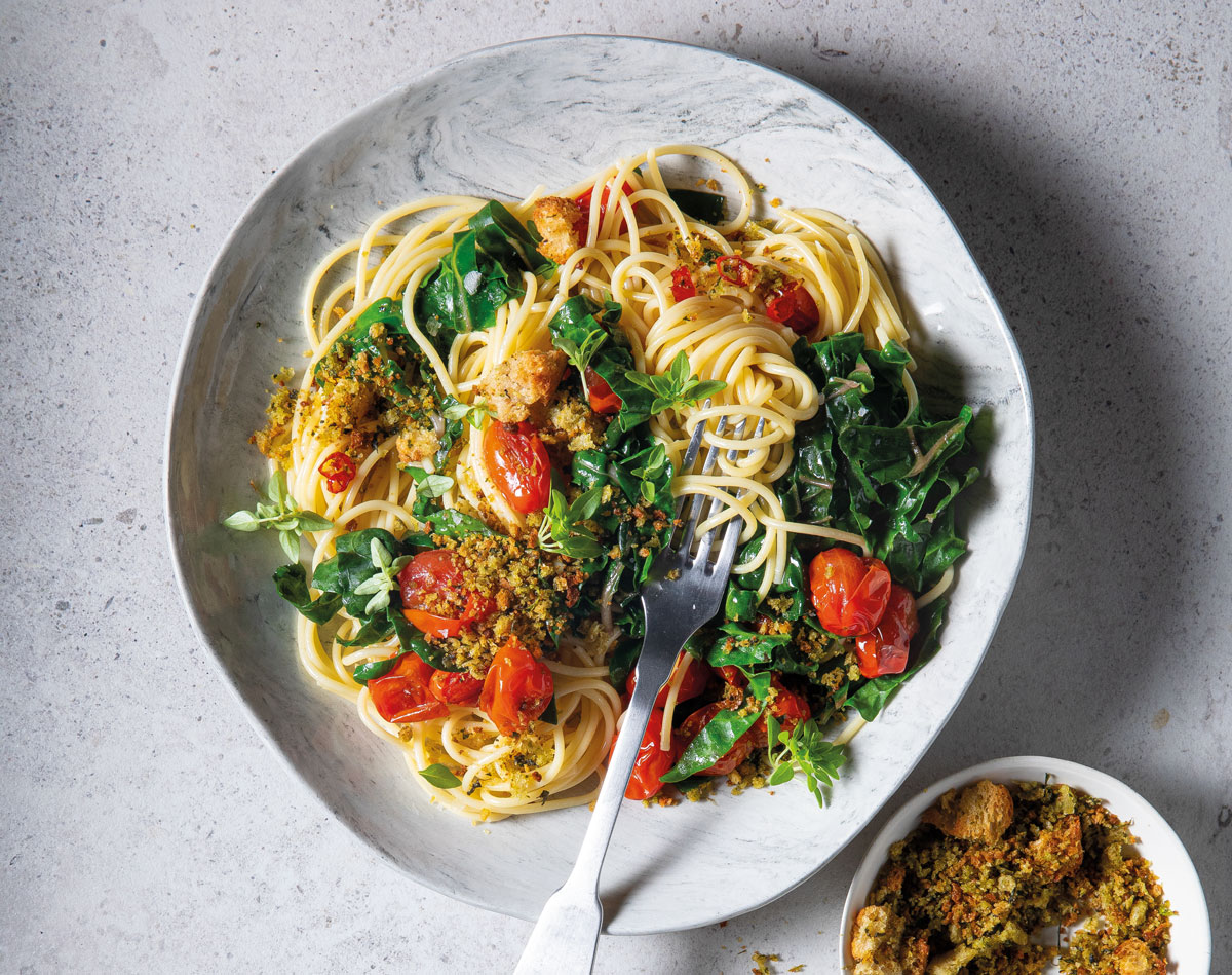 Tomato-and-spinach spaghetti