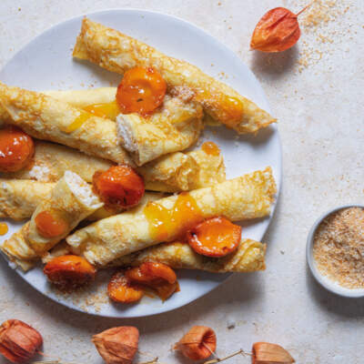 Coconut-stuffed crêpes
