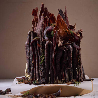 How to assemble a biltong cake