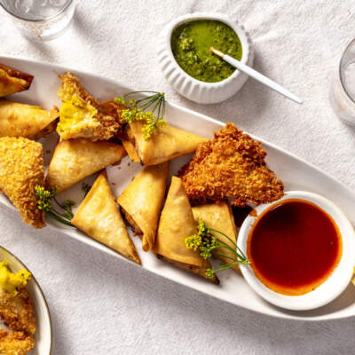 Creamy chicken-and-jalapeño samoosas