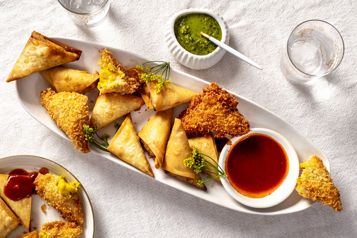 Creamy chicken-and-jalapeño samoosas